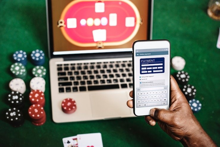 Dasbor Program Loyalitas menampilkan saldo poin, tingkat saat ini, dan katalog hadiah
